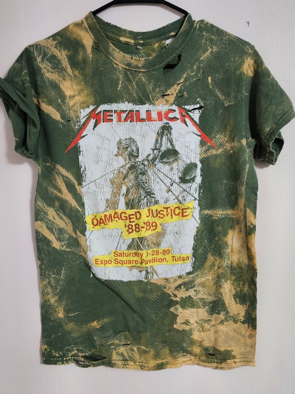 Bleached and distressed Metallica band shirt size S